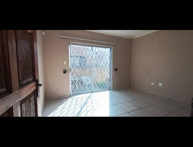 2 BEDROOM PROPERTY TO RENT IN GREENHILLS